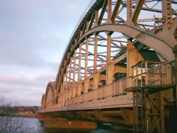 Freihafen-Elbbrücke über die Norderelbe in Hamburg
