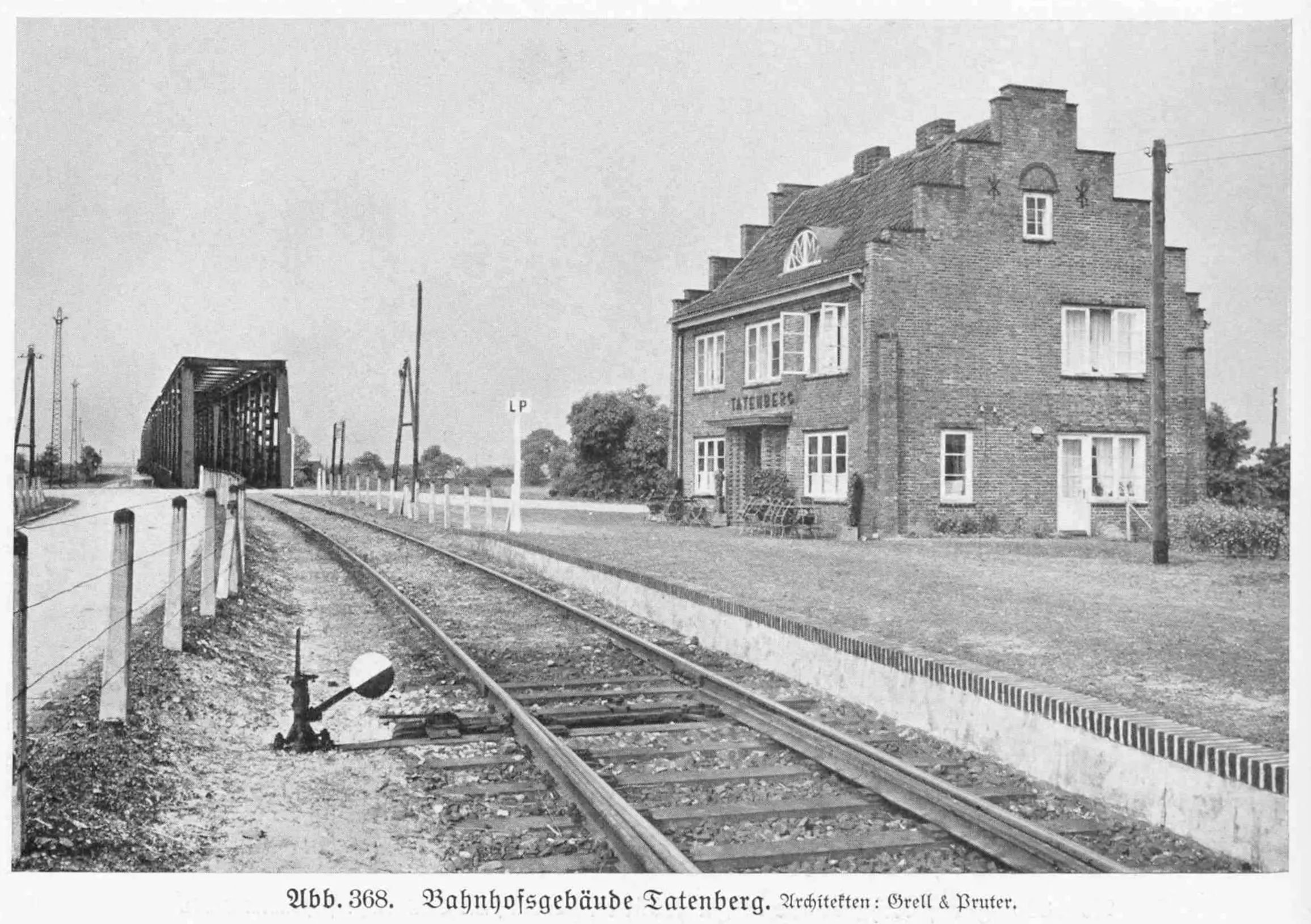 Bahnhof Tatenberg mit Bahnkörper und Brücke im Jahr 1929