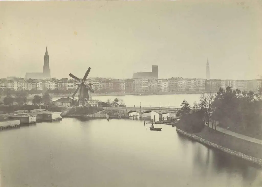 Historisches Hamburger Stadtpanorama an der Binnenalster im Jahr 1865