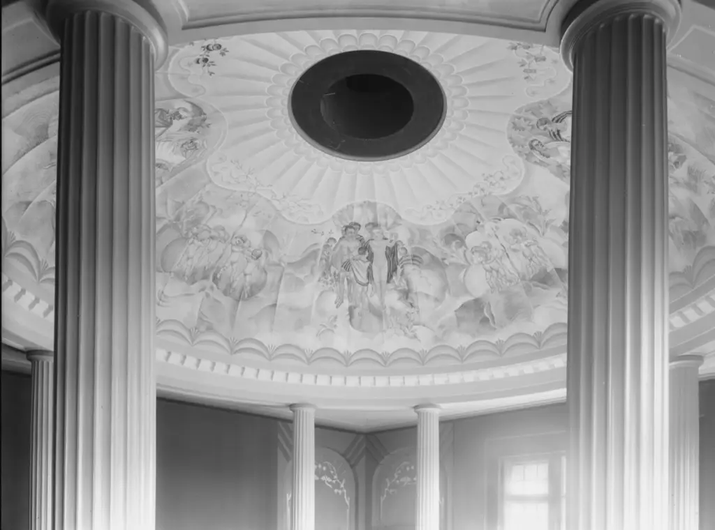 Deckengemälde in der Stadthalle